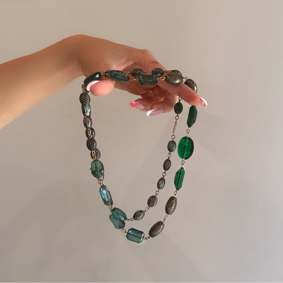 Green and gold vintage necklace, bracelet and earrings set - Picture 2 of 4